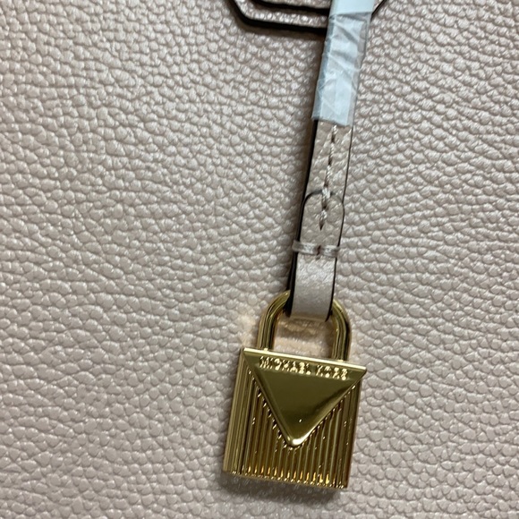 Michaels Kors Mercer Leather crossbody soft pink - Picture 6 of 10